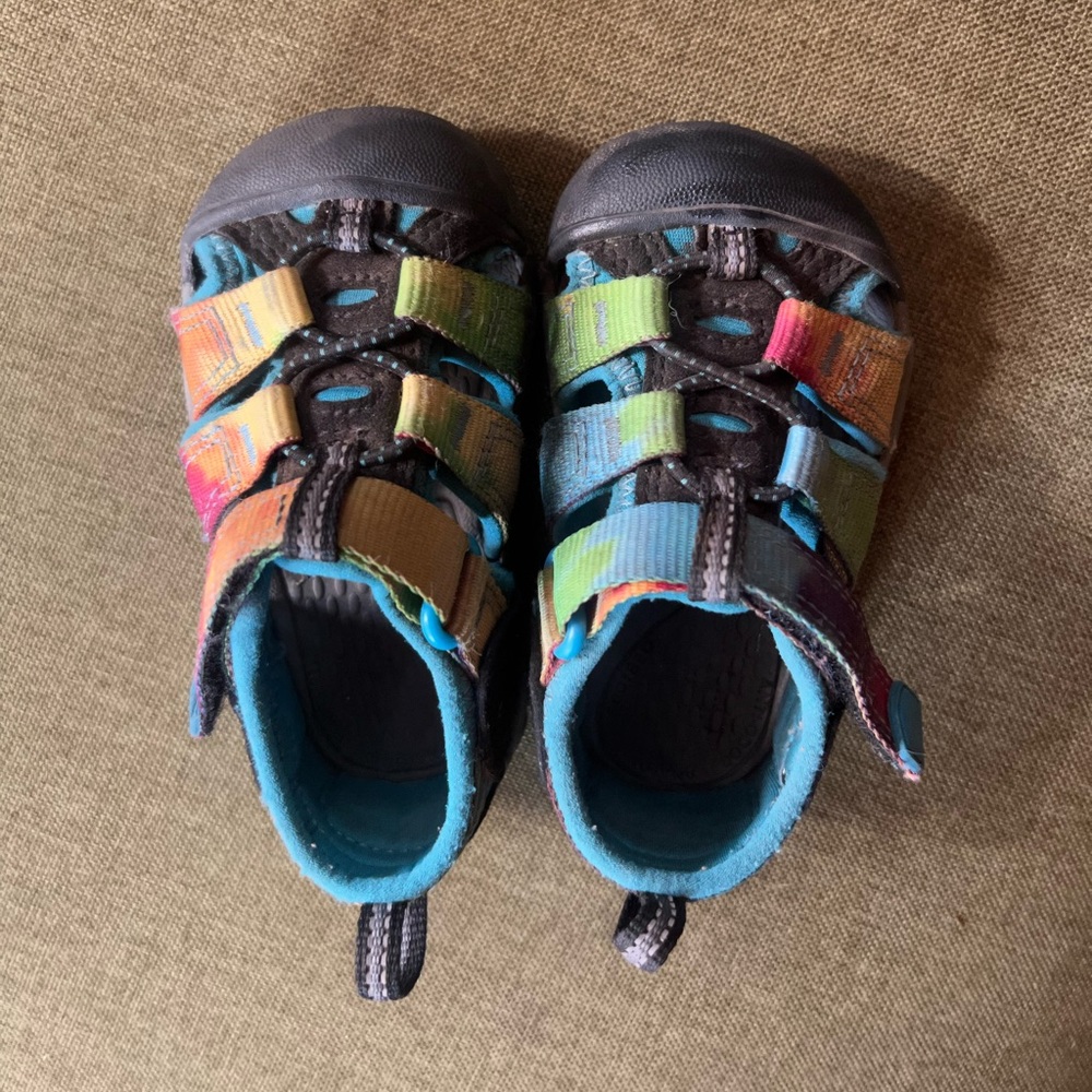 Adorable unisex Rainbow Toddler Keens
